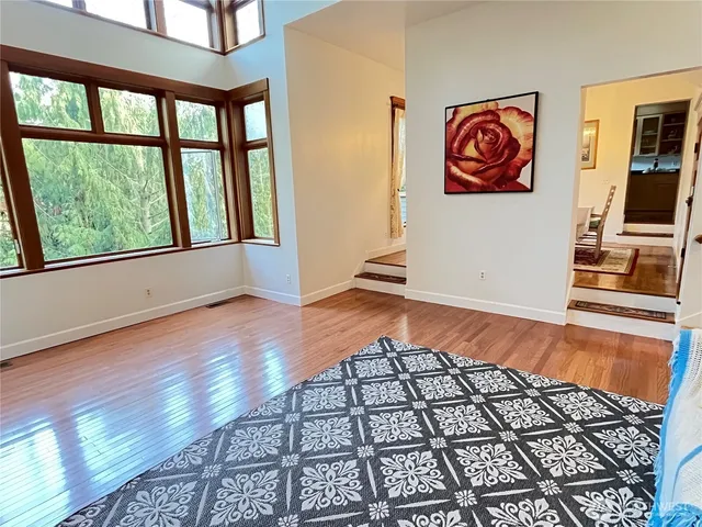 $2,199,888 | 4518 91st Avenue Southeast, Mercer Island, WA 98040