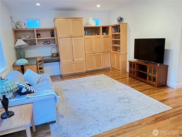 $2,149,888 | 4518 91st Avenue Southeast, Mercer Island, WA 98040