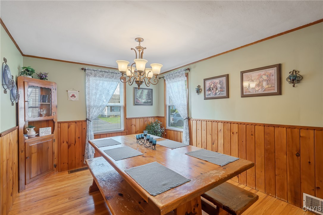 228 Edgewood Place Manlius, NY 13116 - Photo 11 of 36 Dining room