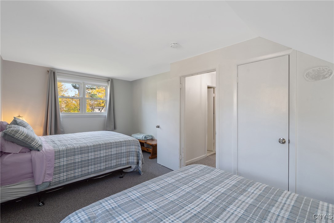 228 Edgewood Place Manlius, NY 13116 - Photo 21 of 36 Second floor bedroom - Bedroom 2