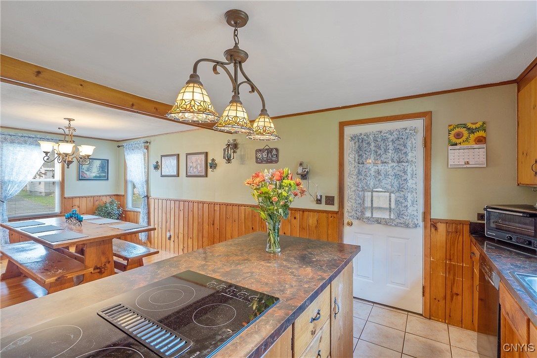 228 Edgewood Place Manlius, NY 13116 - Photo 10 of 36 Kitchen