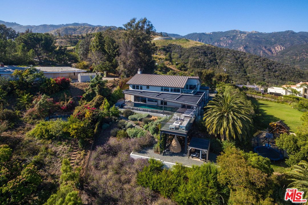 3217 Sumac Ridge Road Malibu, CA 90265 - Photo 4 of 50