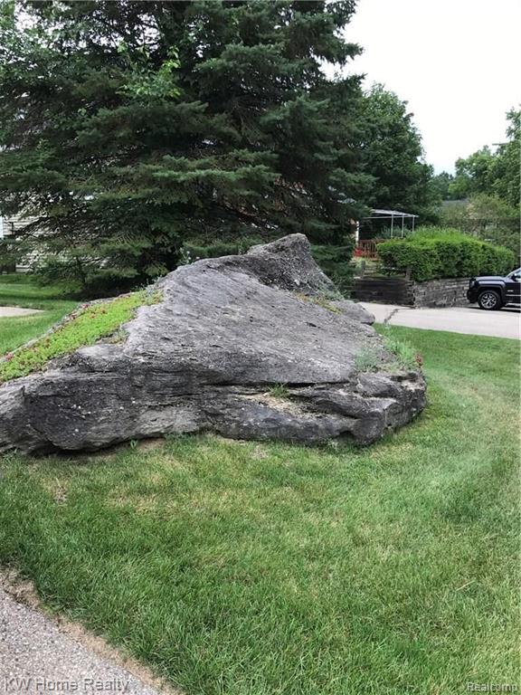 1352 Crescent Lane Rochester Hills, MI 48306 - Photo 4 of 58