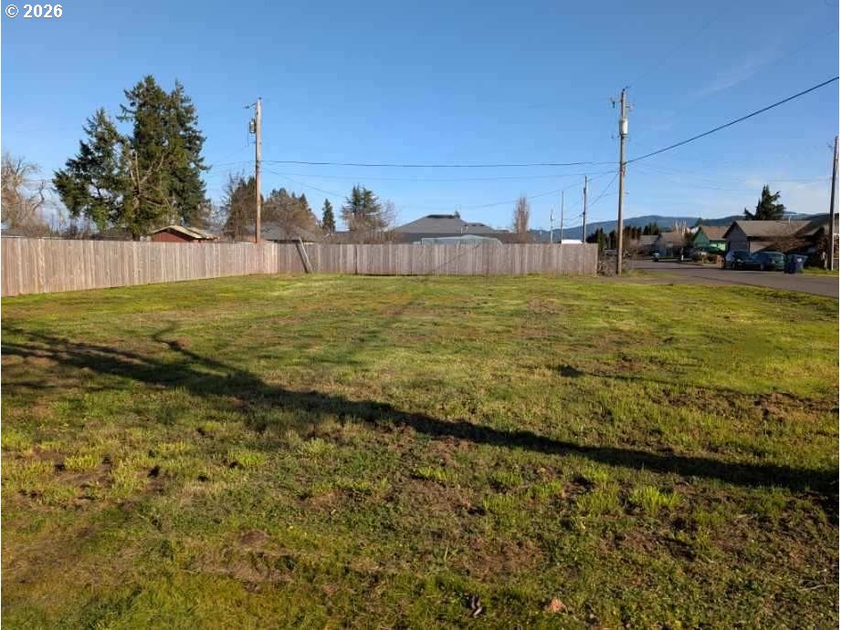 272 South 7th Street Creswell, OR 97426 - Photo 1 of 11
