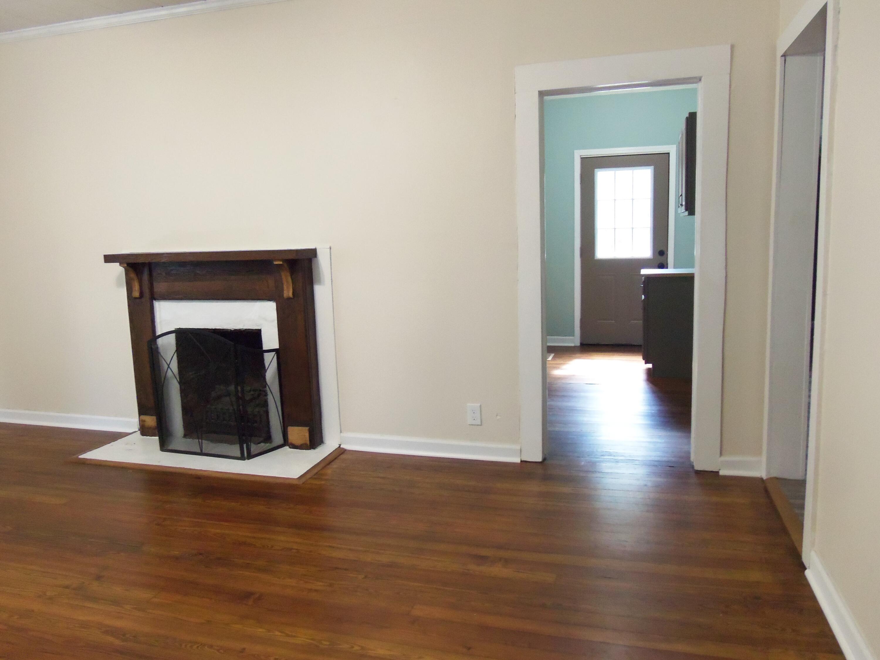 102 West 8th Street Chickamauga, GA 30707 - Photo 4 of 21 100_0749