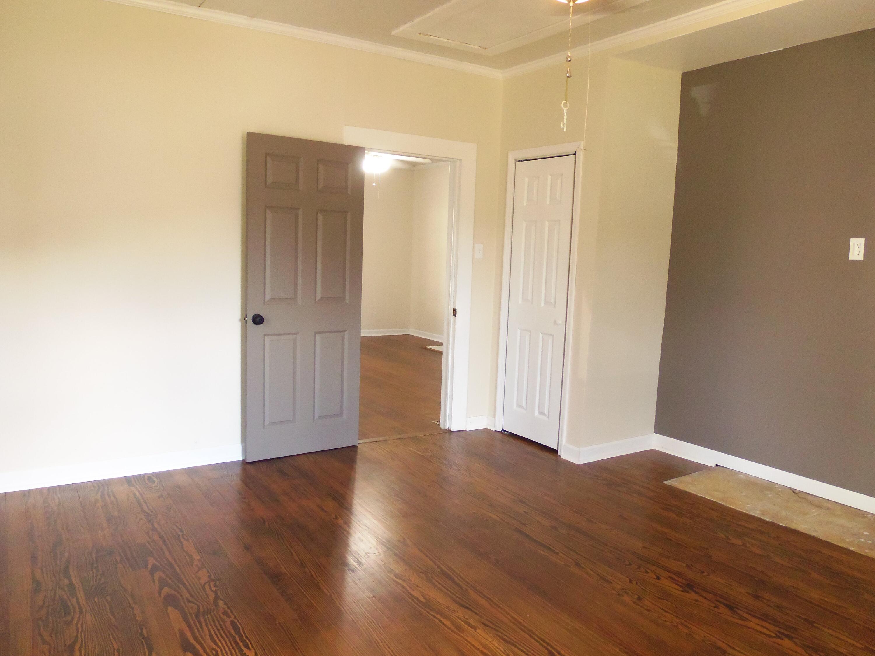 102 West 8th Street Chickamauga, GA 30707 - Photo 6 of 21 100_0766