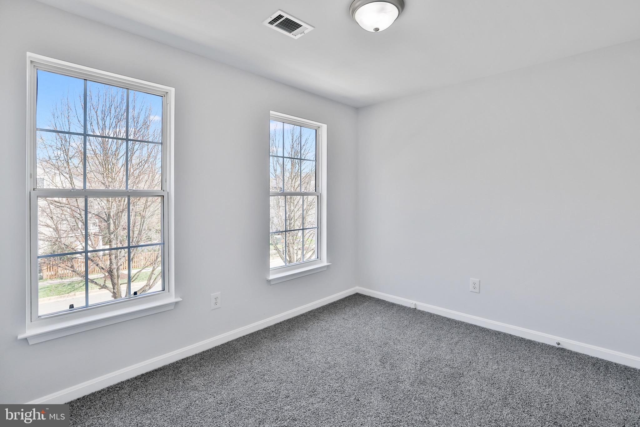 26215 Ocala Circle Chantilly, VA 20152 - Photo 25 of 50 an empty room with a window