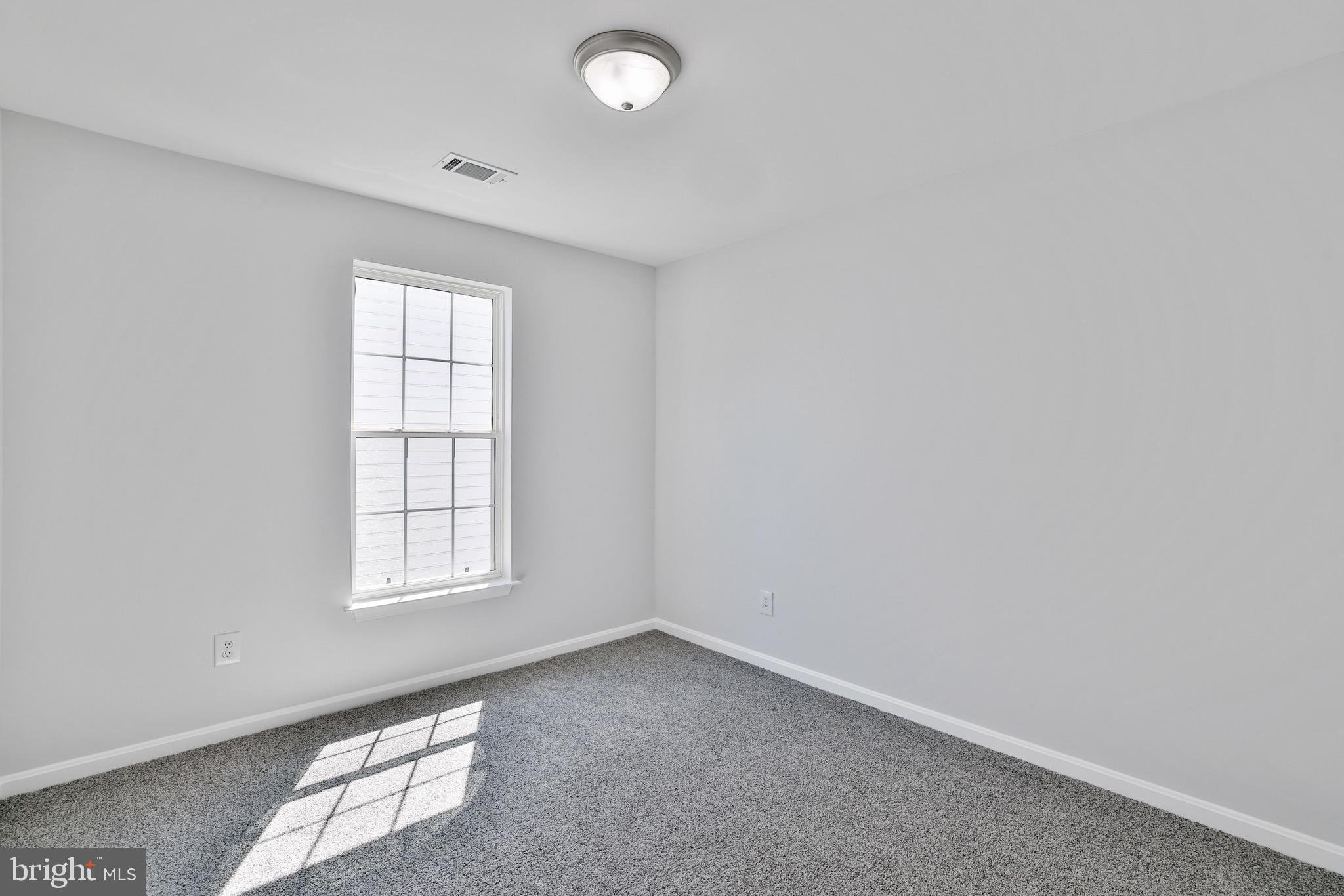26215 Ocala Circle Chantilly, VA 20152 - Photo 30 of 50 an empty room with windows