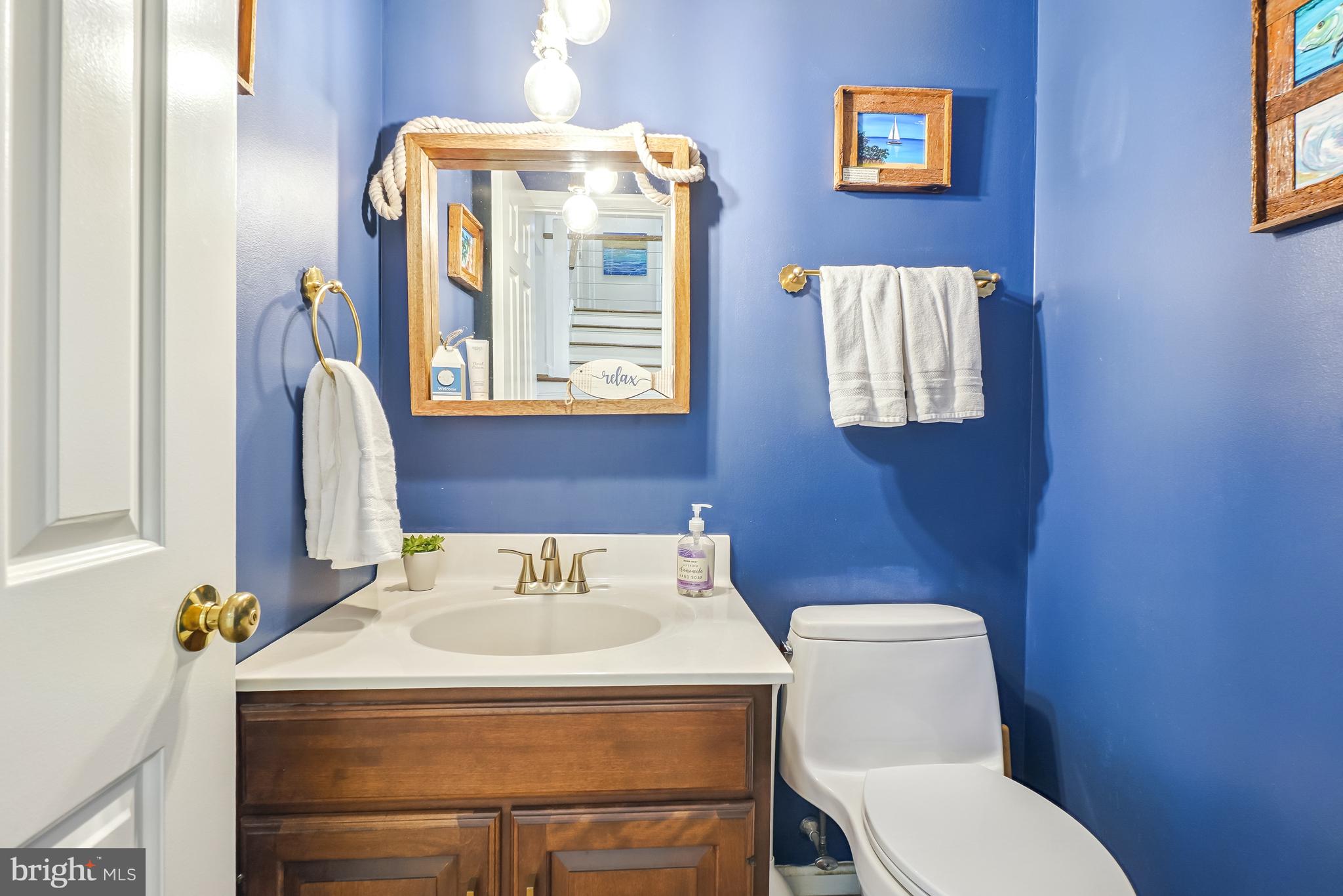 3486 Godspeed Road Davidsonville, MD 21035 - Photo 12 of 48 Main Level Powder Room