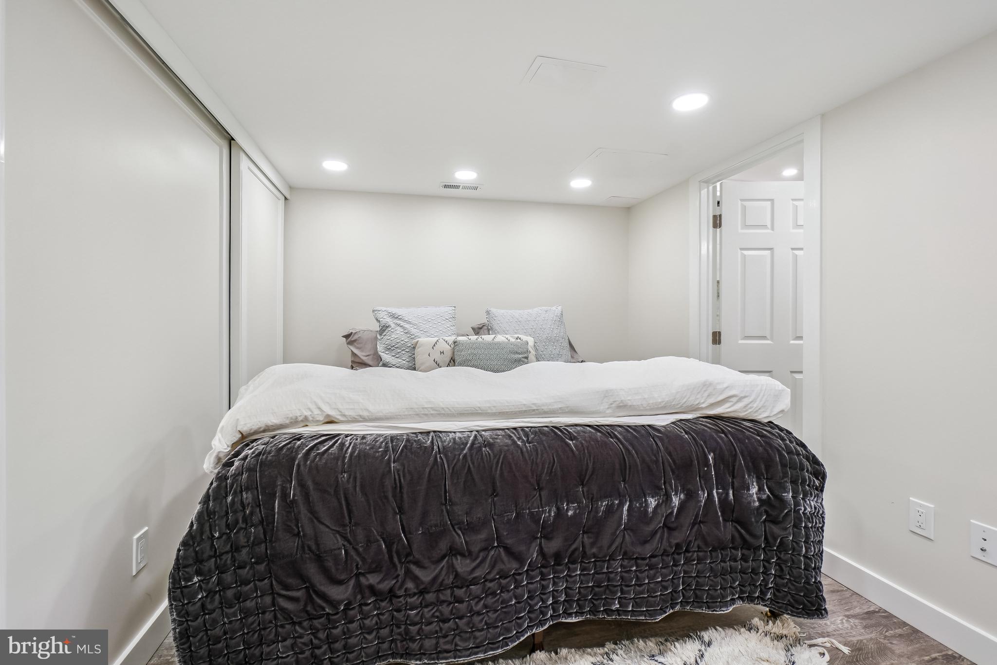 3486 Godspeed Road Davidsonville, MD 21035 - Photo 34 of 48 Lower Level Guest Room