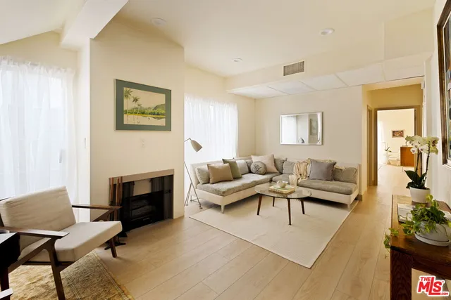 $6,195 | 1717 Malcolm Avenue, Unit 303, Los Angeles, CA 90024