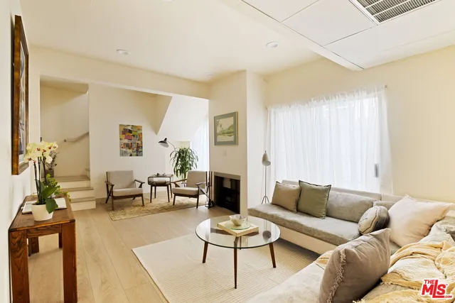 $6,195 | 1717 Malcolm Avenue, Unit 303, Los Angeles, CA 90024