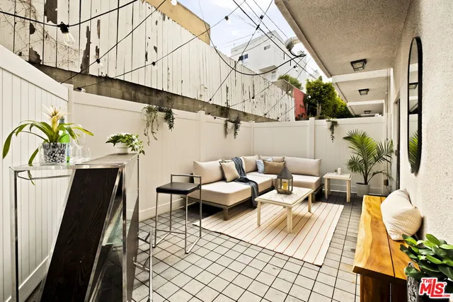 $6,195 | 1717 Malcolm Avenue, Unit 303, Los Angeles, CA 90024