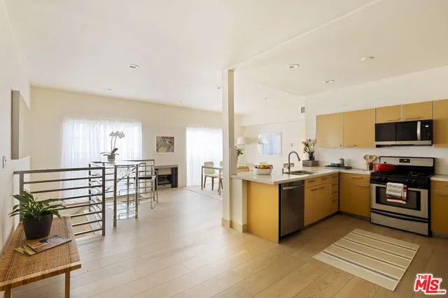 $6,195 | 1717 Malcolm Avenue, Unit 303, Los Angeles, CA 90024