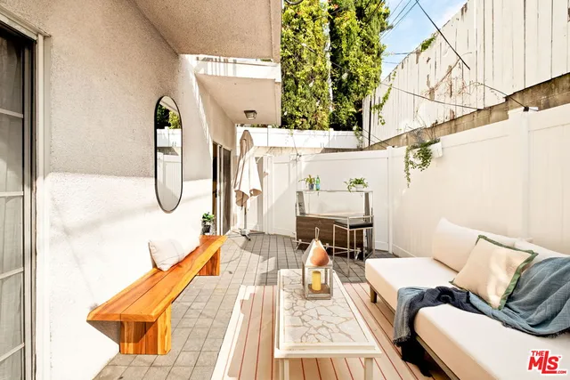 $6,195 | 1717 Malcolm Avenue, Unit 303, Los Angeles, CA 90024