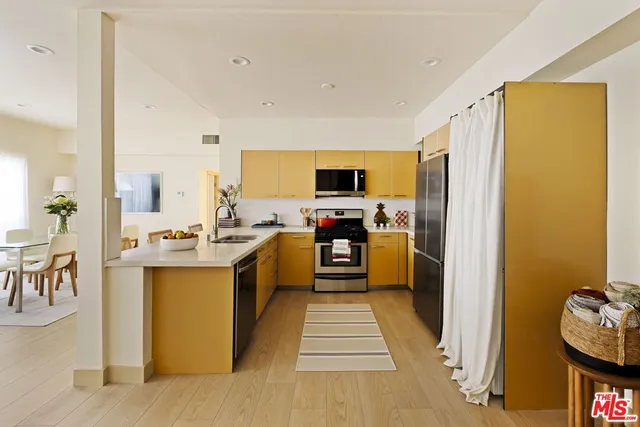 $6,195 | 1717 Malcolm Avenue, Unit 303, Los Angeles, CA 90024