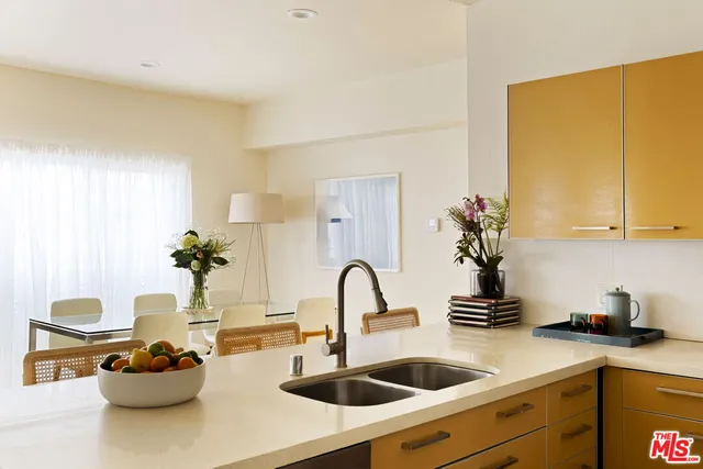 $6,195 | 1717 Malcolm Avenue, Unit 303, Los Angeles, CA 90024