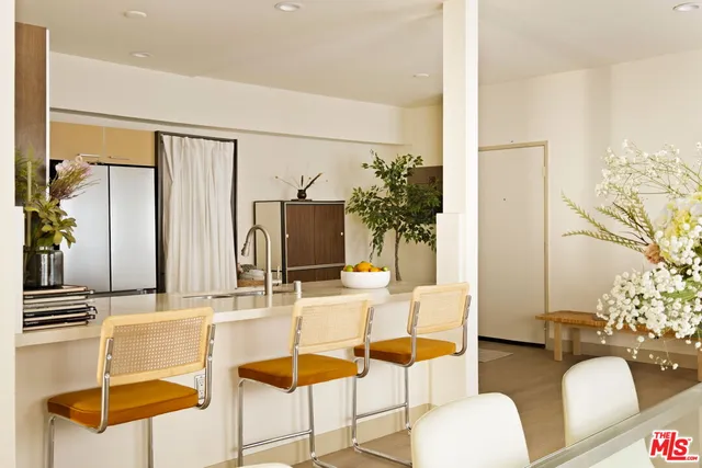 $6,195 | 1717 Malcolm Avenue, Unit 303, Los Angeles, CA 90024