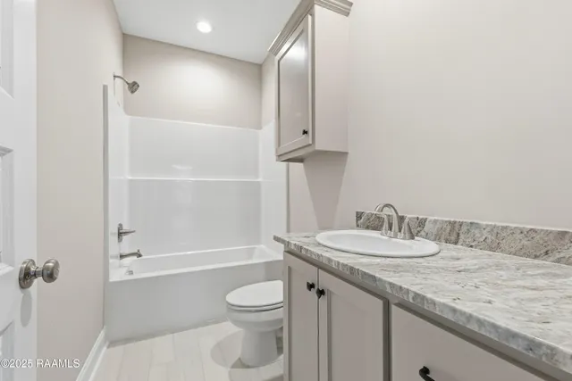 $262,900 | 106 Carreras Lane, Maurice, LA 70555