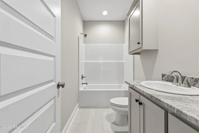 $262,900 | 106 Carreras Lane, Maurice, LA 70555