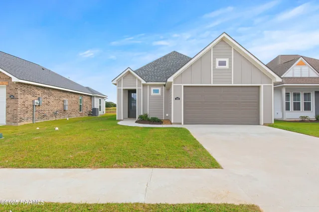 $262,900 | 106 Carreras Lane, Maurice, LA 70555