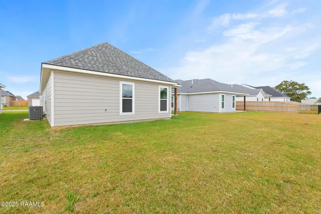 $262,900 | 106 Carreras Lane, Maurice, LA 70555