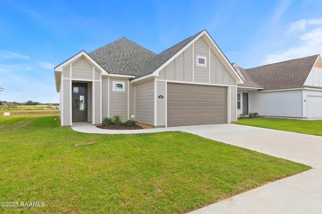 $262,900 | 106 Carreras Lane, Maurice, LA 70555