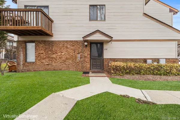 $525,000 | 230 Aspen Court, Wantagh, NY 11793