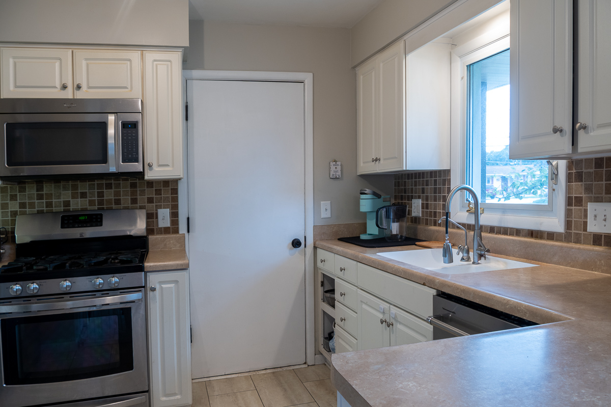810 42nd Street Moline, IL 61265 - Photo 6 of 32