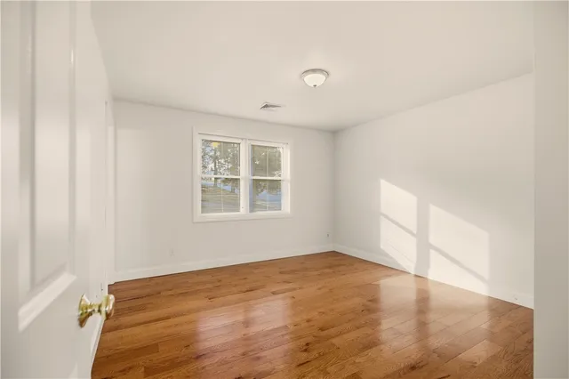 $3,200 | 37 Thayer Street, Bristol, RI 02809