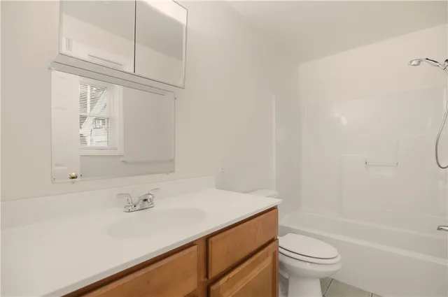 $3,200 | 37 Thayer Street, Bristol, RI 02809