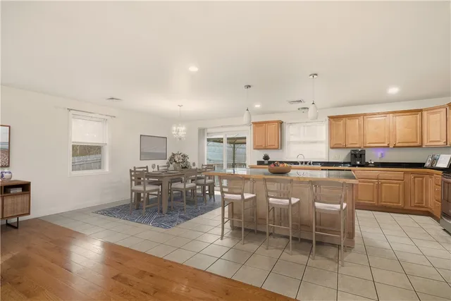 $3,200 | 37 Thayer Street, Bristol, RI 02809