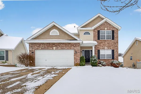$395,000 | 105 Wabash Spur Drive, O'Fallon, MO 63366