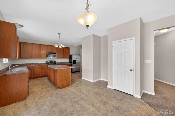 $395,000 | 105 Wabash Spur Drive, O'Fallon, MO 63366