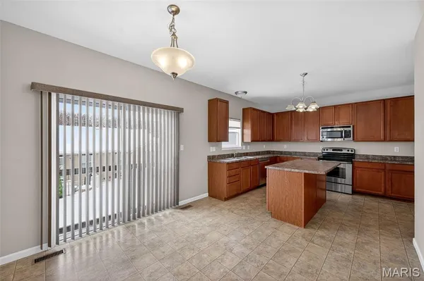 $395,000 | 105 Wabash Spur Drive, O'Fallon, MO 63366