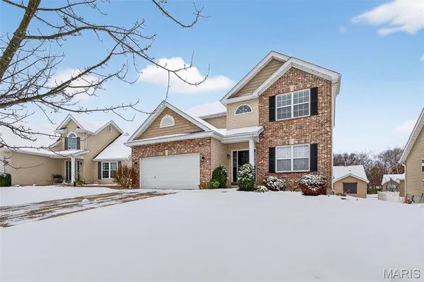 $395,000 | 105 Wabash Spur Drive, O'Fallon, MO 63366