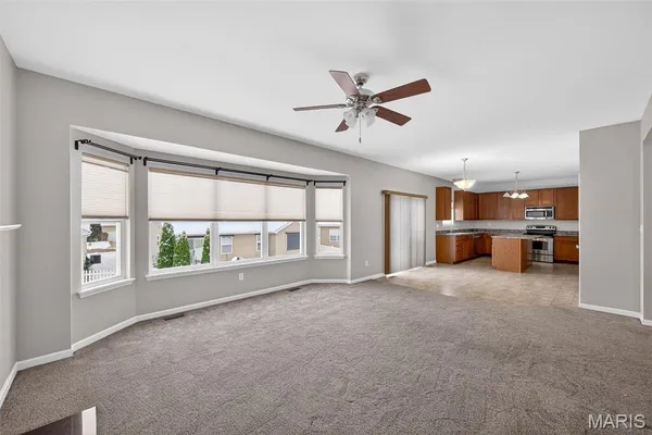 $395,000 | 105 Wabash Spur Drive, O'Fallon, MO 63366