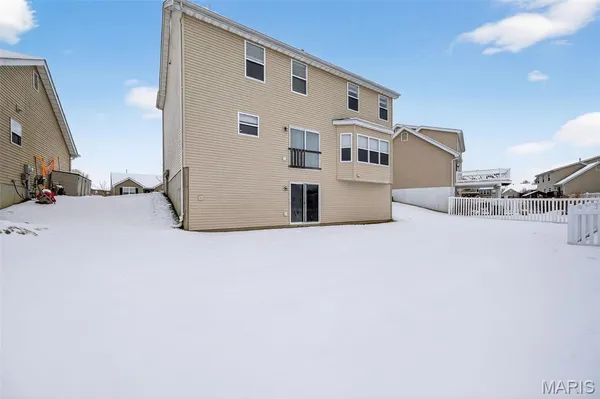$395,000 | 105 Wabash Spur Drive, O'Fallon, MO 63366