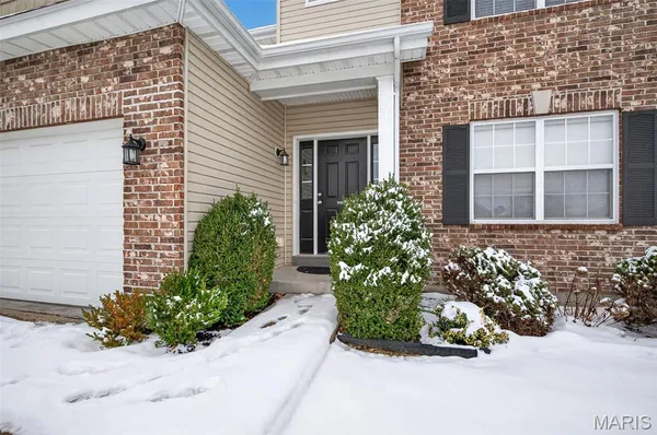 $395,000 | 105 Wabash Spur Drive, O'Fallon, MO 63366