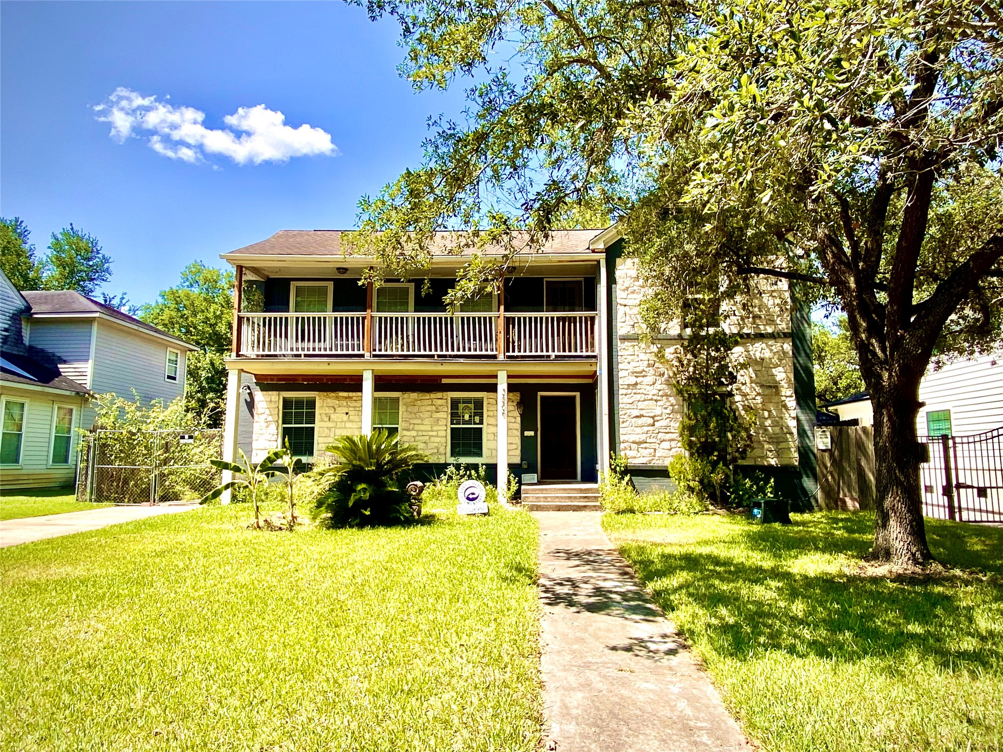 3209 Milburn Street Houston, TX 77021 - Photo 1 of 45 a front view of house with yard