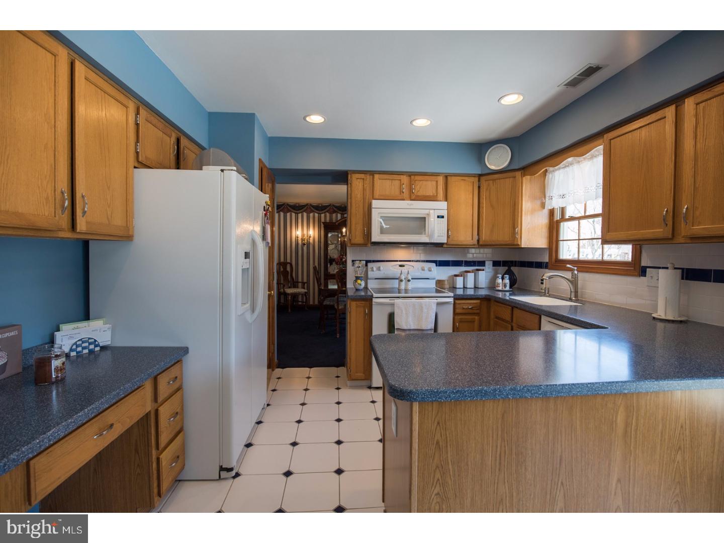 13 Chevy Chase Road Sicklerville, NJ 08081 - Photo 3 of 25 Gallery Image 3