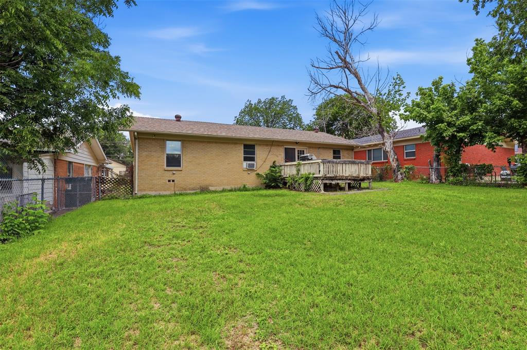 4304 Hodgkins Road Lake Worth, TX 76135 - Photo 28 of 33