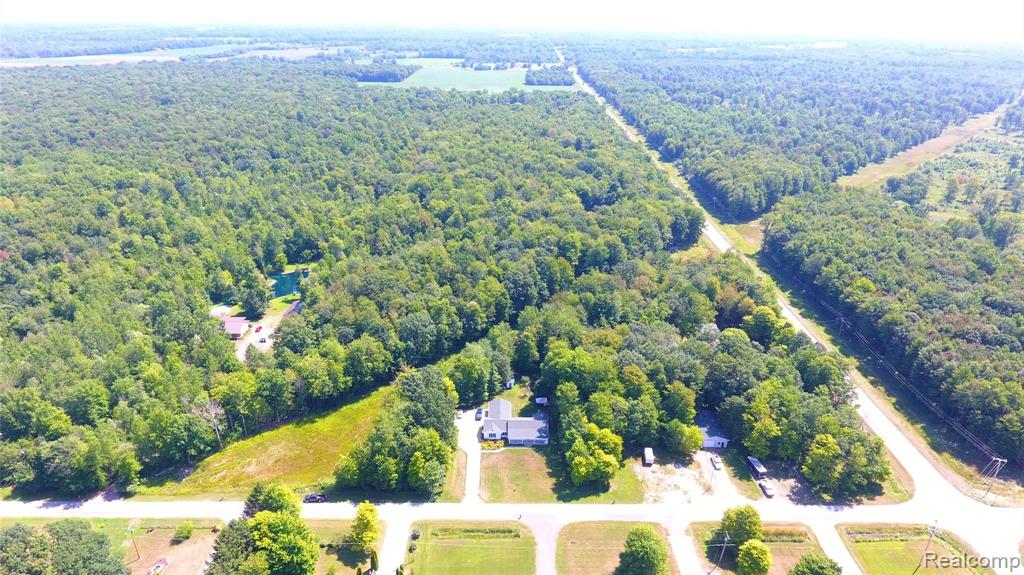 9901 Marshall Road Birch Run, MI 48415 - Photo 32 of 35