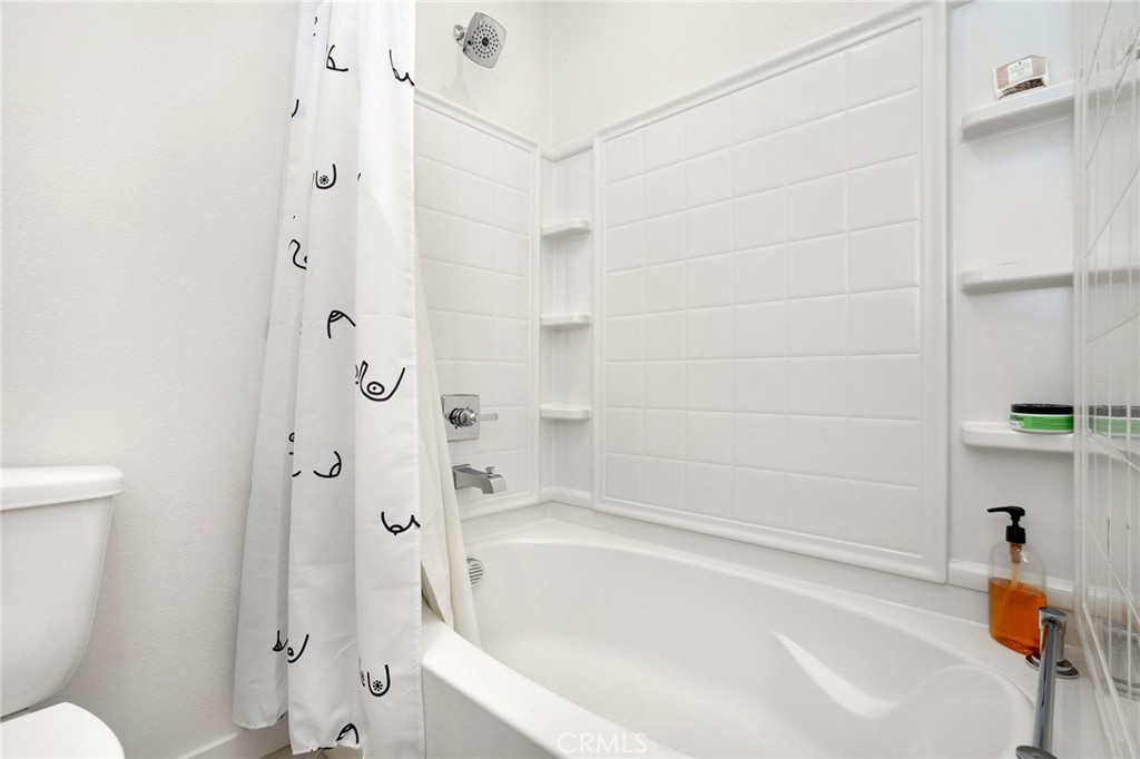 101 Red Brick Drive, Unit 5 Simi Valley, CA 93065 - Photo 8 of 13 Tub