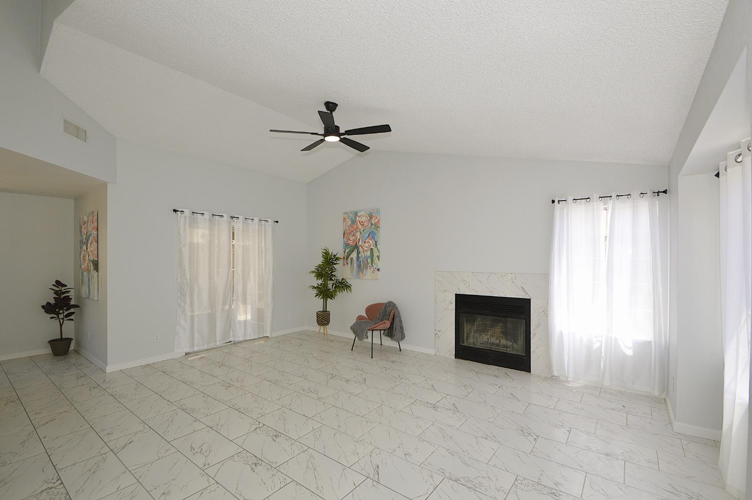 3290 North Rafael Avenue Fresno, CA 93722 - Photo 4 of 10