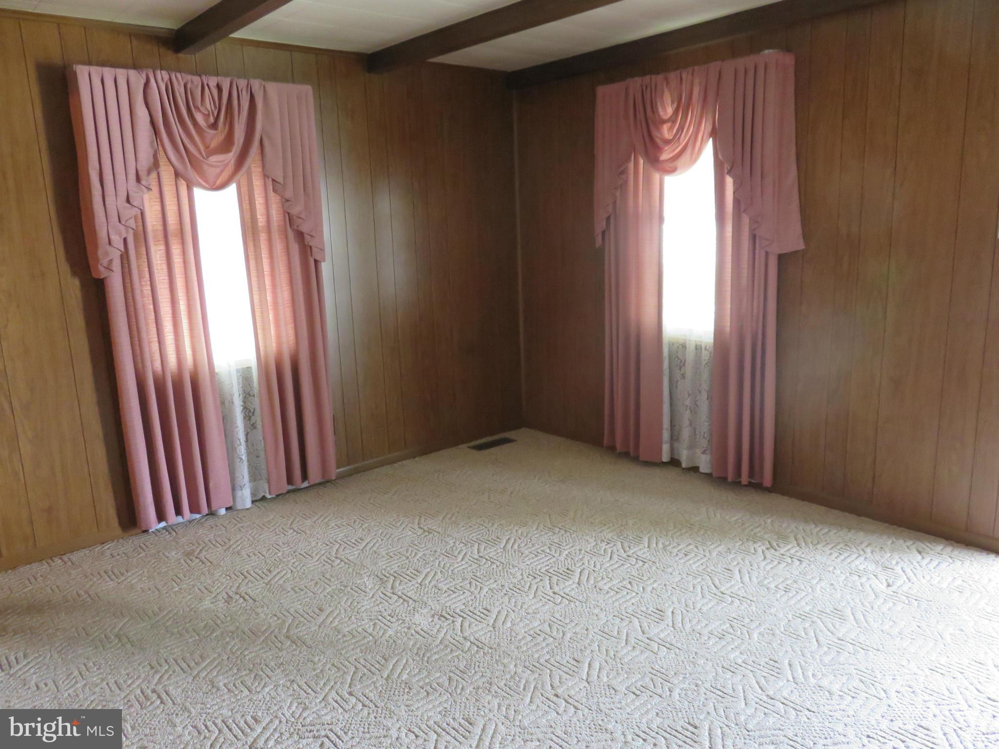 7608 Spruce Road Baltimore, MD 21222 - Photo 2 of 30 Living Room