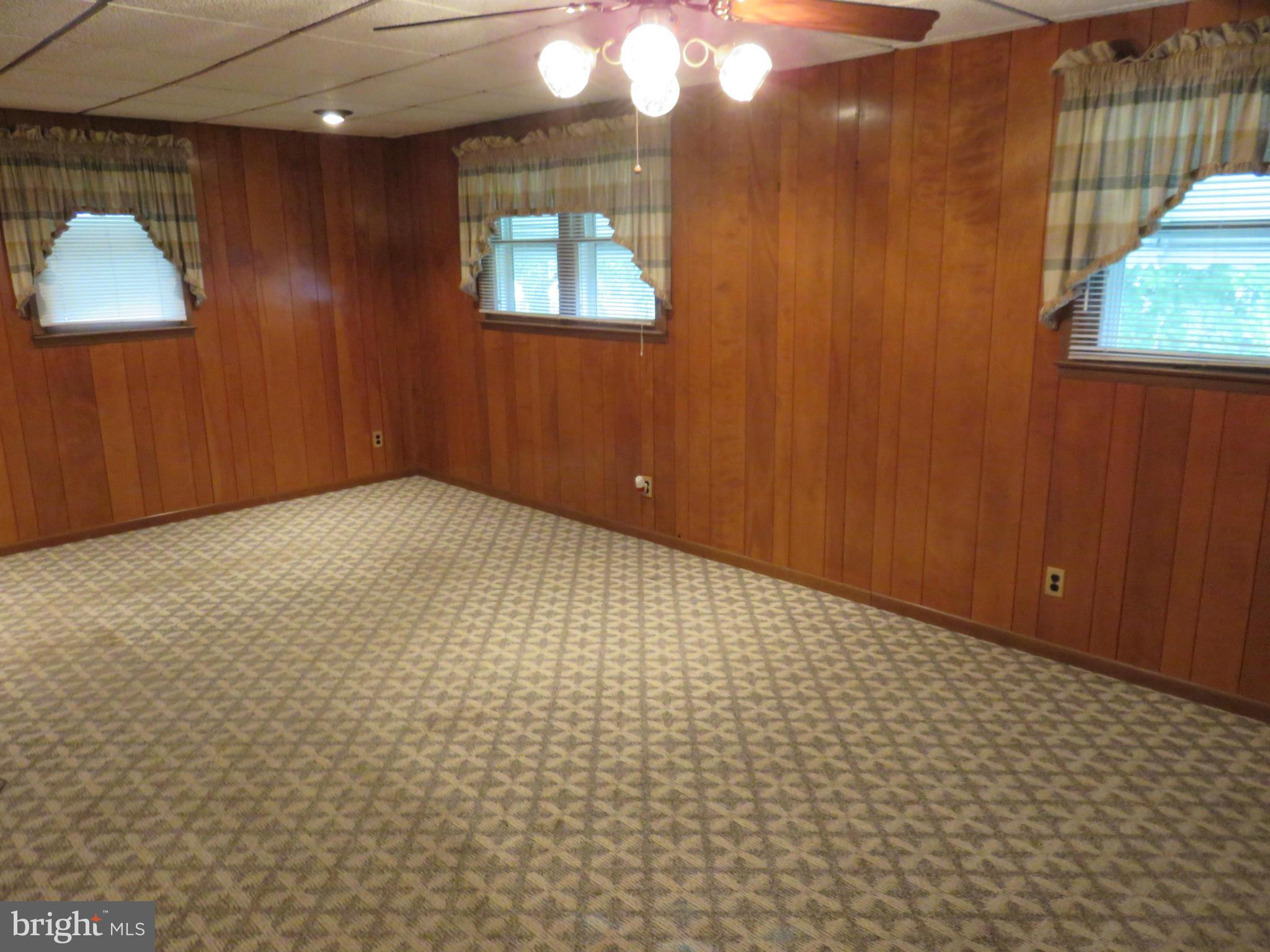7608 Spruce Road Baltimore, MD 21222 - Photo 11 of 30 Family Room