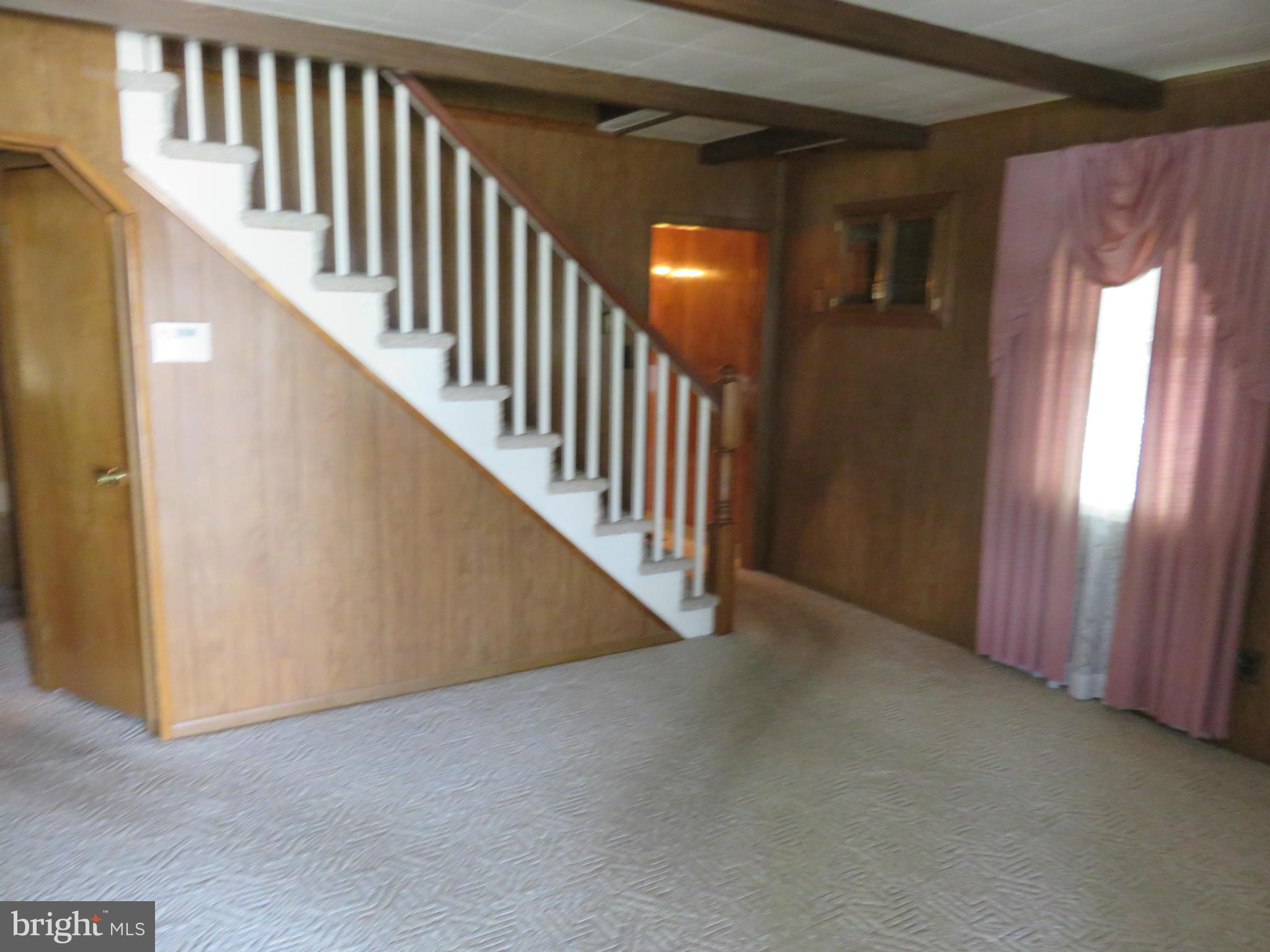 7608 Spruce Road Baltimore, MD 21222 - Photo 5 of 30 Living Room