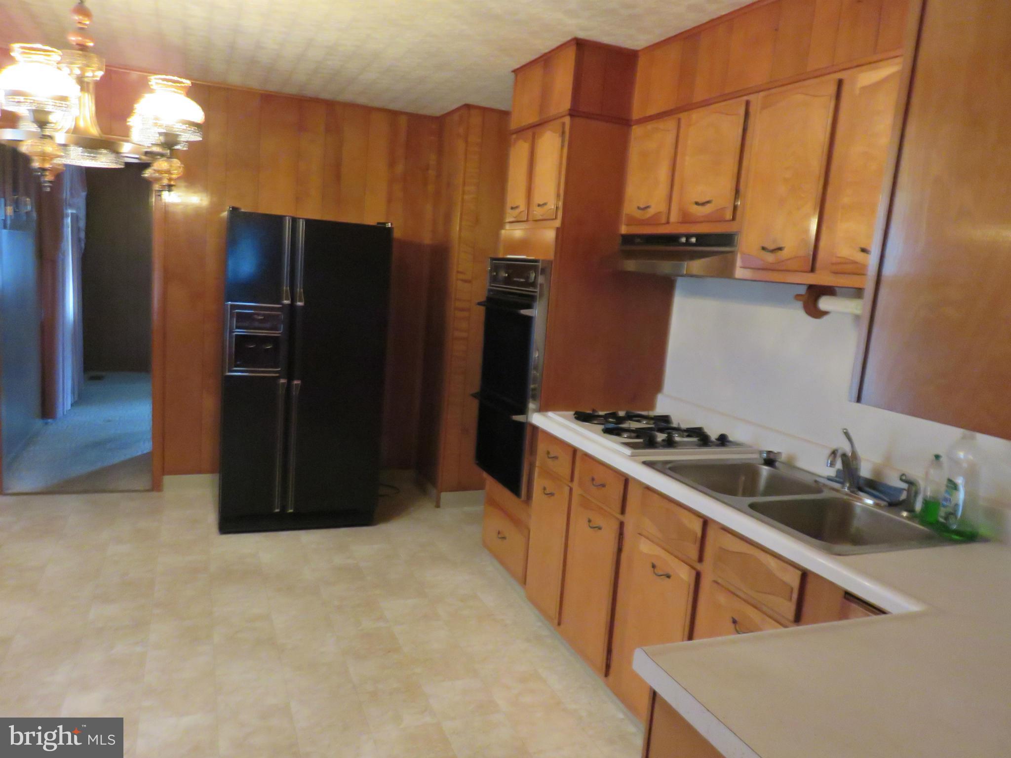 7608 Spruce Road Baltimore, MD 21222 - Photo 6 of 30 Kitchen