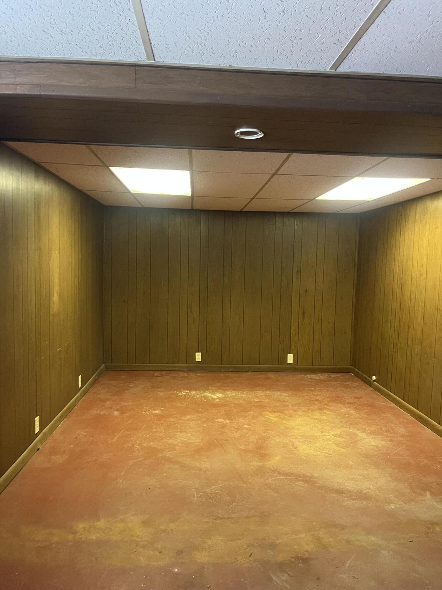 284 Stanford Lane Jackson, MI 49203 - Photo 16 of 23 Rec Room